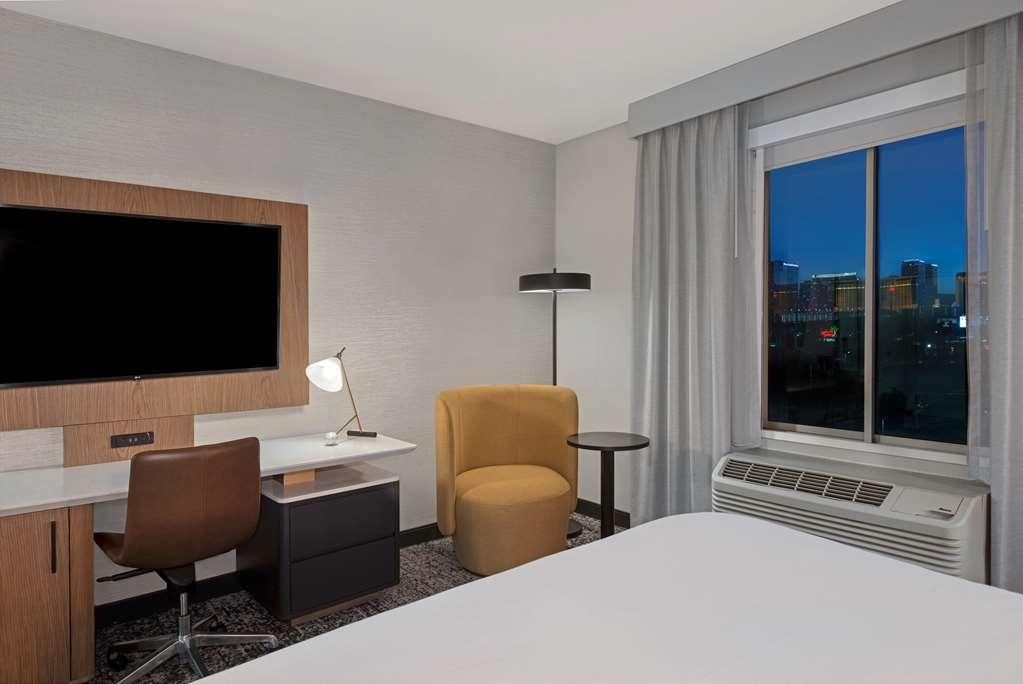 Doubletree By Hilton Las Vegas East Flamingo 客房 照片