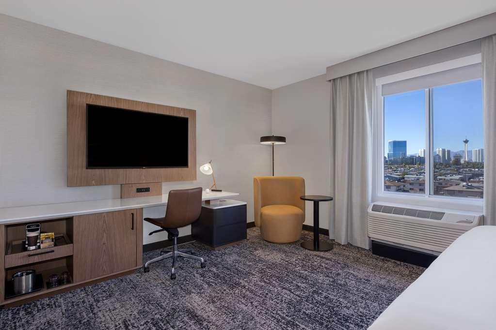 Doubletree By Hilton Las Vegas East Flamingo 客房 照片